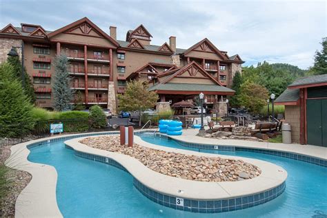 Bearskin lodge gatlinburg tn - Motel 6-Gatlinburg, Tn - Smoky Mountains is located in Gatlinburg, 25 minutes by foot from Great Smoky Mountains National Park, ... Offering a free car park and an outdoor swimming pool, the 3-star Bearskin Lodge On The River Gatlinburg is located 18 minutes' walk from Ripley's Aquarium of the Smokies.